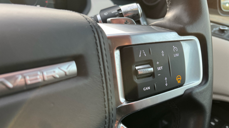 Land Rover Discovery 3.0 D300 R-Dynamic HSE 5dr Auto Diesel Station Wagon